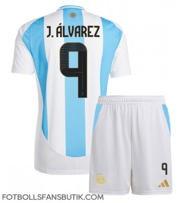 Argentina Julian Alvarez #9 Replika Hemmatröja Barn Copa America 2024 Kortärmad (+ Korta byxor)